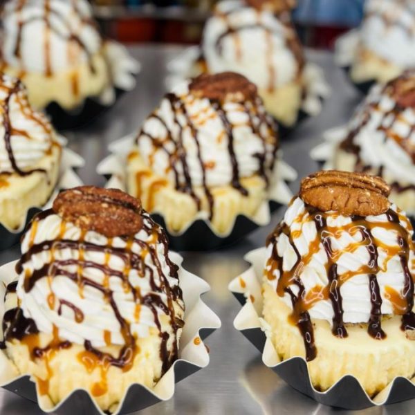 Cole's Custom Cheesecakes - Mini Turtle Cheesecake